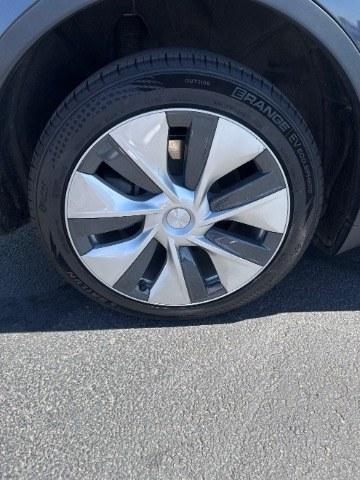 2020 Midnight Silver Metallic /Black Tesla Model Y Long Range Dual Motor All-Wheel Drive (5YJYGDEEXLF) with an ELECTRIC engine, AUTOMATIC transmission, located at 1865 East Red Hills Pkwy, St. George, 84770, (435) 628-0023, 37.120850, -113.543640 - Excellent Tesla Model Y Long Range All Wheel Drive, 5 Seats HW3, Interior and exterior in great condition. Small scratches and dings as pictured. Every Tesla we sell has had cabin air filter replaced, radiator cleaned, fluids topped AND comes with a mobile charging kit! Battery is healthy and gets- Photo#10