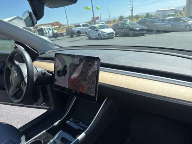 2020 Midnight Silver Metallic /Black Tesla Model Y Long Range Dual Motor All-Wheel Drive (5YJYGDEEXLF) with an ELECTRIC engine, AUTOMATIC transmission, located at 1865 East Red Hills Pkwy, St. George, 84770, (435) 628-0023, 37.120850, -113.543640 - Excellent Tesla Model Y Long Range All Wheel Drive, 5 Seats HW3, Interior and exterior in great condition. Small scratches and dings as pictured. Every Tesla we sell has had cabin air filter replaced, radiator cleaned, fluids topped AND comes with a mobile charging kit! Battery is healthy and gets- Photo#18