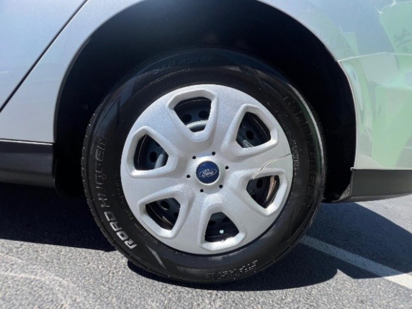 2017 Ingot Silver Metallic /Charcoal Black Ford Focus S (1FADP3E29HL) with an 2L I-4 gasoline direct injection engine, Automatic transmission, located at 940 North Main Street, Cedar City, UT, 84720, (435) 628-0023, 37.692936, -113.061897 - We specialize in helping ALL people get the best financing available. No matter your credit score, good, bad or none we can get you an amazing rate. Had a bankruptcy, divorce, or repossessions? We give you the green light to get your credit back on the road. Low down and affordable payments that fit- Photo#8