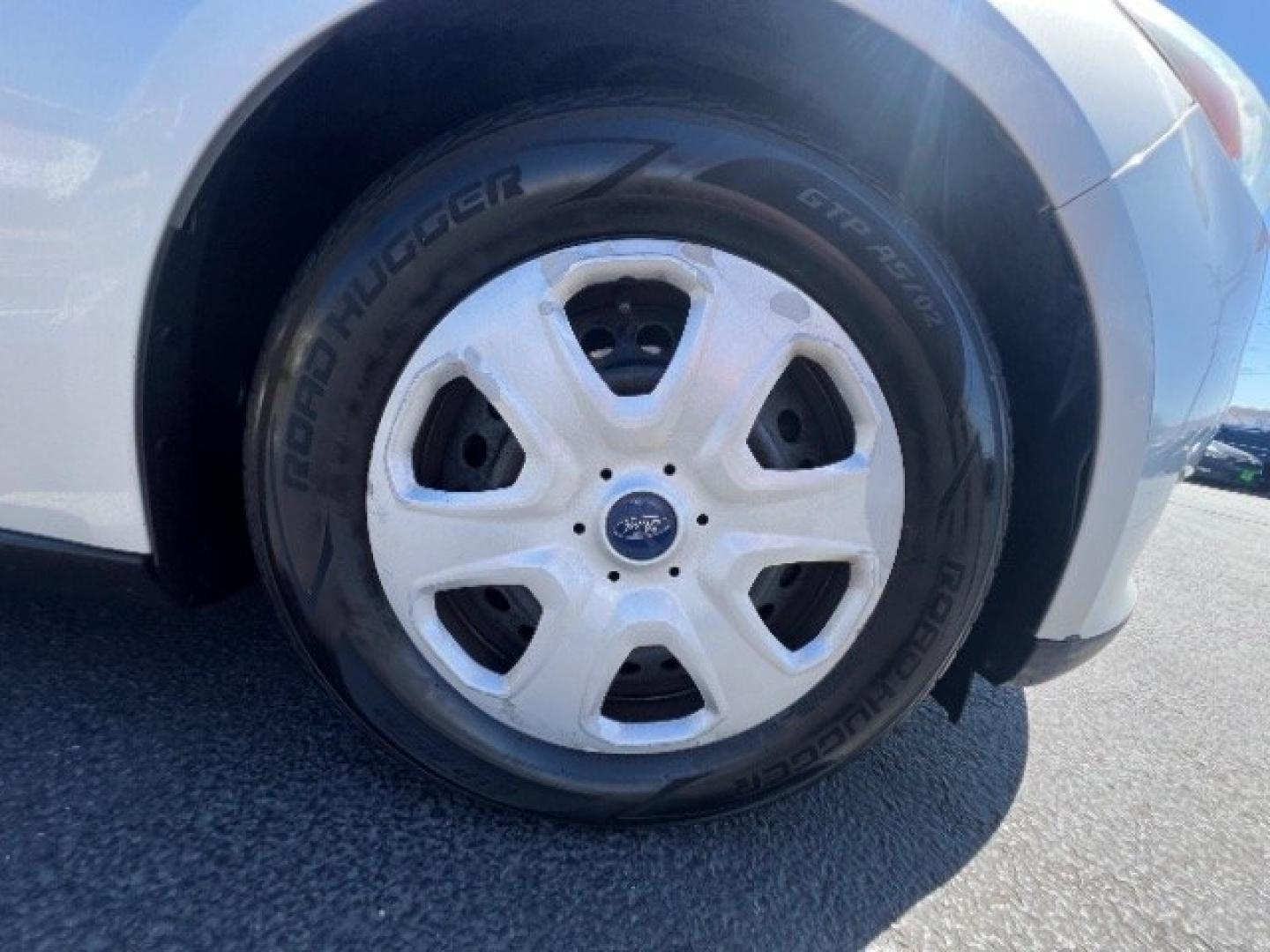 2017 Ingot Silver Metallic /Charcoal Black Ford Focus S (1FADP3E29HL) with an 2L I-4 gasoline direct injection engine, Automatic transmission, located at 940 North Main Street, Cedar City, UT, 84720, (435) 628-0023, 37.692936, -113.061897 - We specialize in helping ALL people get the best financing available. No matter your credit score, good, bad or none we can get you an amazing rate. Had a bankruptcy, divorce, or repossessions? We give you the green light to get your credit back on the road. Low down and affordable payments that fit- Photo#10