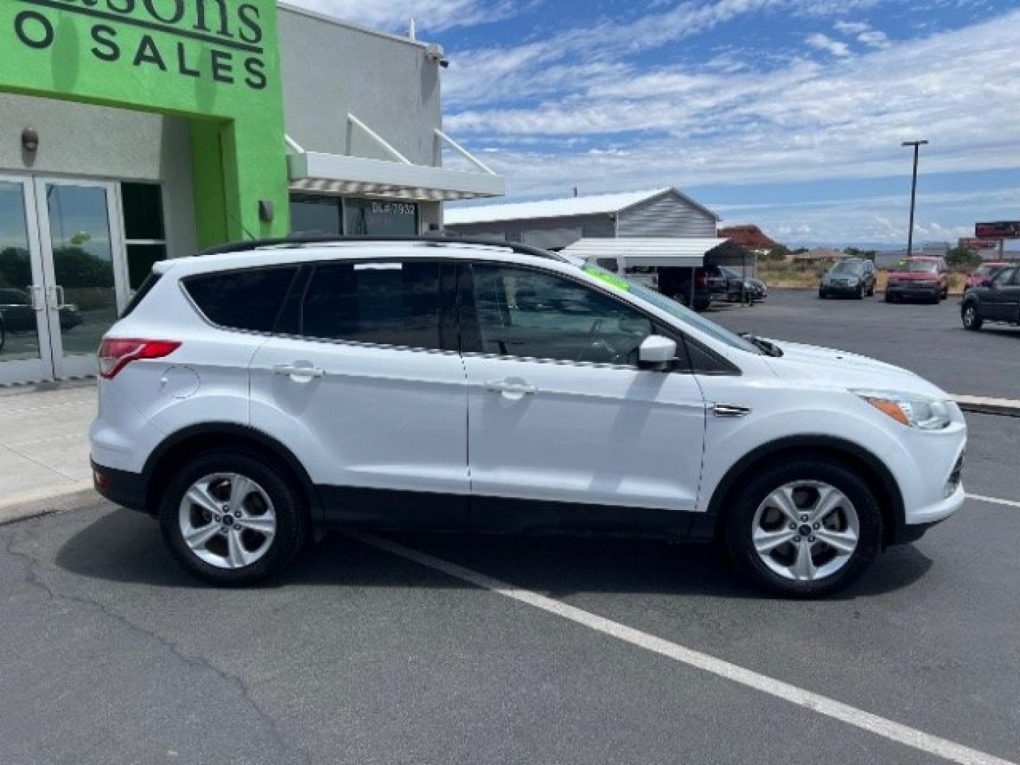 2016 Oxford White /Charcoal Black Ford Escape SE (1FMCU9GX3GU) , Automatic transmission, located at 1865 East Red Hills Pkwy, St. George, 84770, (435) 628-0023, 37.120850, -113.543640 - We specialize in helping ALL people get the best financing available. No matter your credit score, good, bad or none we can get you an amazing rate. Had a bankruptcy, divorce, or repossessions? We give you the green light to get your credit back on the road. Low down and affordable payments that fit- Photo#7