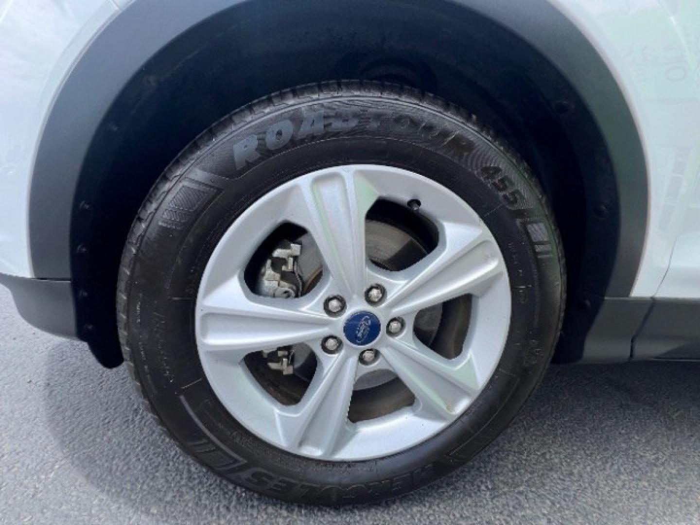 2016 Oxford White /Charcoal Black Ford Escape SE (1FMCU9GX3GU) , Automatic transmission, located at 1865 East Red Hills Pkwy, St. George, 84770, (435) 628-0023, 37.120850, -113.543640 - We specialize in helping ALL people get the best financing available. No matter your credit score, good, bad or none we can get you an amazing rate. Had a bankruptcy, divorce, or repossessions? We give you the green light to get your credit back on the road. Low down and affordable payments that fit- Photo#10