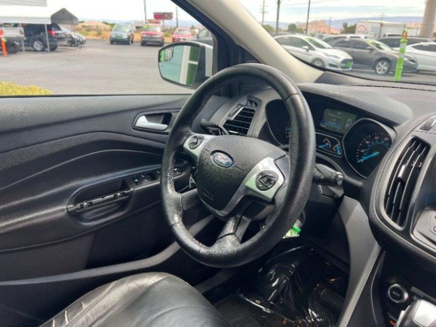 2016 Oxford White /Charcoal Black Ford Escape SE (1FMCU9GX3GU) , Automatic transmission, located at 1865 East Red Hills Pkwy, St. George, 84770, (435) 628-0023, 37.120850, -113.543640 - We specialize in helping ALL people get the best financing available. No matter your credit score, good, bad or none we can get you an amazing rate. Had a bankruptcy, divorce, or repossessions? We give you the green light to get your credit back on the road. Low down and affordable payments that fit- Photo#30
