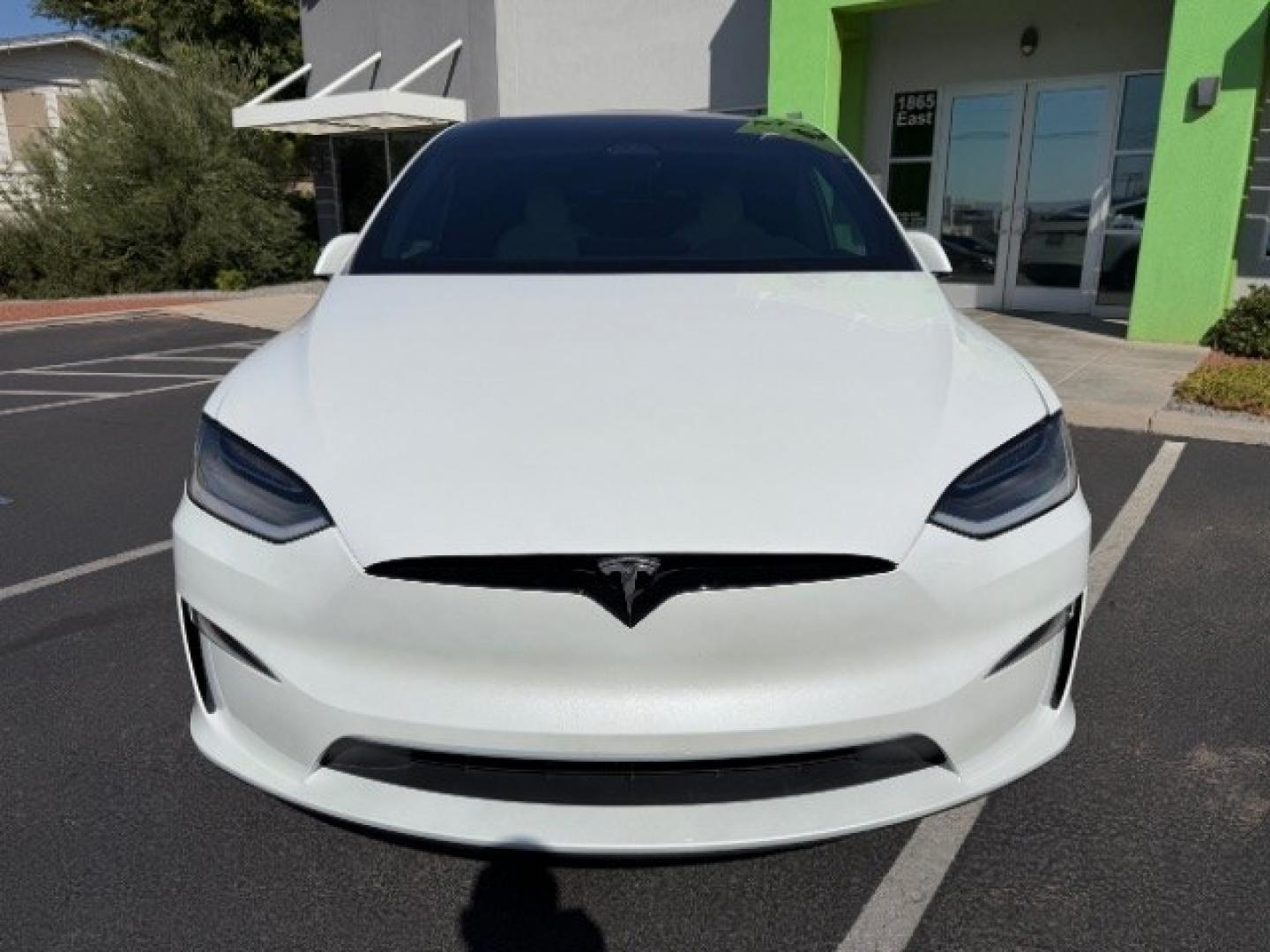 2023 Pearl White Multi-Coat /Cream Tesla Model X Dual Motor All-Wheel Drive | Standard Range (7SAXCBE56PF) with an ELECTRIC engine, Electric transmission, located at 1865 East Red Hills Pkwy, St. George, 84770, (435) 628-0023, 37.120850, -113.543640 - Very rareTesla Model X All Wheel Drive WITH HW4 and 6 Seats Interior and exterior in great condition. Small scratches and dings as pictured. Every Tesla we sell has had cabin air filter replaced, radiator cleaned, fluids topped AND comes with a mobile charging kit! Battery is healthy and gets 260- Photo#4