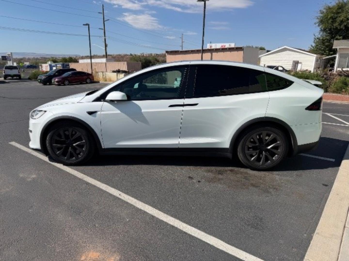2023 Pearl White Multi-Coat /Cream Tesla Model X Dual Motor All-Wheel Drive | Standard Range (7SAXCBE56PF) with an ELECTRIC engine, Electric transmission, located at 1865 East Red Hills Pkwy, St. George, 84770, (435) 628-0023, 37.120850, -113.543640 - Very rareTesla Model X All Wheel Drive WITH HW4 and 6 Seats Interior and exterior in great condition. Small scratches and dings as pictured. Every Tesla we sell has had cabin air filter replaced, radiator cleaned, fluids topped AND comes with a mobile charging kit! Battery is healthy and gets 260- Photo#8