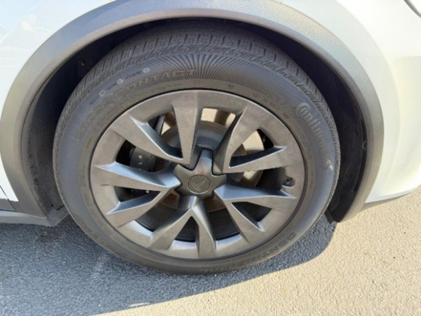 2023 Pearl White Multi-Coat /Cream Tesla Model X Dual Motor All-Wheel Drive | Standard Range (7SAXCBE56PF) with an ELECTRIC engine, Electric transmission, located at 1865 East Red Hills Pkwy, St. George, 84770, (435) 628-0023, 37.120850, -113.543640 - Very rareTesla Model X All Wheel Drive WITH HW4 and 6 Seats Interior and exterior in great condition. Small scratches and dings as pictured. Every Tesla we sell has had cabin air filter replaced, radiator cleaned, fluids topped AND comes with a mobile charging kit! Battery is healthy and gets 260- Photo#13