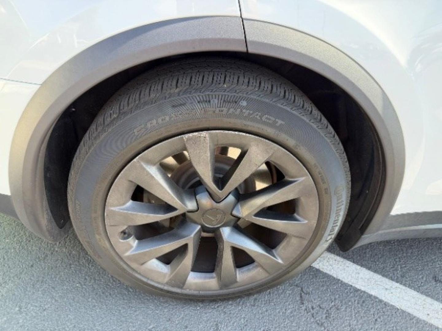 2023 Pearl White Multi-Coat /Cream Tesla Model X Dual Motor All-Wheel Drive | Standard Range (7SAXCBE56PF) with an ELECTRIC engine, Electric transmission, located at 1865 East Red Hills Pkwy, St. George, 84770, (435) 628-0023, 37.120850, -113.543640 - Very rareTesla Model X All Wheel Drive WITH HW4 and 6 Seats Interior and exterior in great condition. Small scratches and dings as pictured. Every Tesla we sell has had cabin air filter replaced, radiator cleaned, fluids topped AND comes with a mobile charging kit! Battery is healthy and gets 260- Photo#12