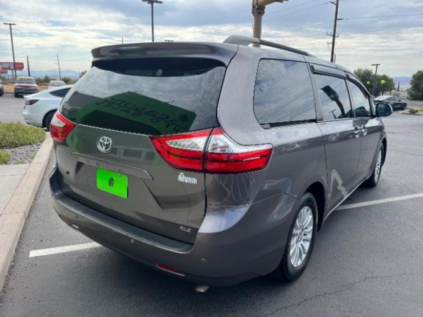 2016 Gray /Gray Cloth Interior Toyota Sienna XLE (5TDYK3DC4GS) with an 3.5L V-6 DOHC engine, Automatic transmission, located at 1865 East Red Hills Pkwy, St. George, 84770, (435) 628-0023, 37.120850, -113.543640 - We specialize in helping ALL people get the best financing available. No matter your credit score, good, bad or none we can get you an amazing rate. Had a bankruptcy, divorce, or repossessions? We give you the green light to get your credit back on the road. Low down and affordable payments that fit- Photo#6