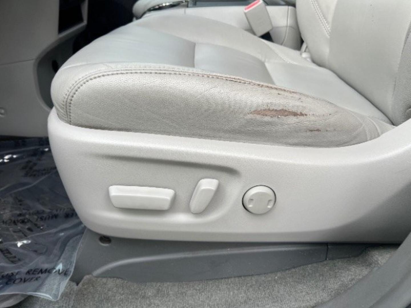 2016 Gray /Gray Cloth Interior Toyota Sienna XLE (5TDYK3DC4GS) with an 3.5L V-6 DOHC engine, Automatic transmission, located at 1865 East Red Hills Pkwy, St. George, 84770, (435) 628-0023, 37.120850, -113.543640 - We specialize in helping ALL people get the best financing available. No matter your credit score, good, bad or none we can get you an amazing rate. Had a bankruptcy, divorce, or repossessions? We give you the green light to get your credit back on the road. Low down and affordable payments that fit- Photo#13