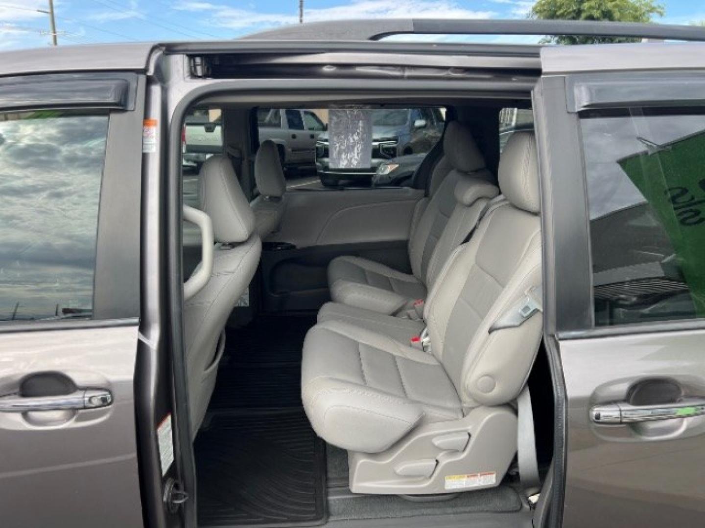 2016 Gray /Gray Cloth Interior Toyota Sienna XLE (5TDYK3DC4GS) with an 3.5L V-6 DOHC engine, Automatic transmission, located at 1865 East Red Hills Pkwy, St. George, 84770, (435) 628-0023, 37.120850, -113.543640 - We specialize in helping ALL people get the best financing available. No matter your credit score, good, bad or none we can get you an amazing rate. Had a bankruptcy, divorce, or repossessions? We give you the green light to get your credit back on the road. Low down and affordable payments that fit- Photo#19