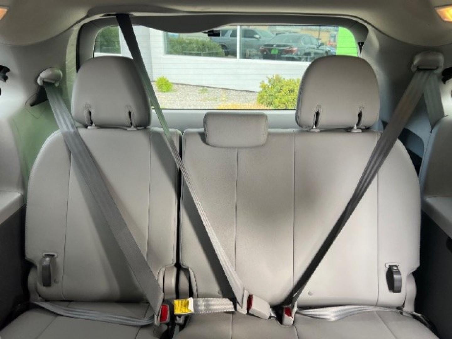 2016 Gray /Gray Cloth Interior Toyota Sienna XLE (5TDYK3DC4GS) with an 3.5L V-6 DOHC engine, Automatic transmission, located at 1865 East Red Hills Pkwy, St. George, 84770, (435) 628-0023, 37.120850, -113.543640 - We specialize in helping ALL people get the best financing available. No matter your credit score, good, bad or none we can get you an amazing rate. Had a bankruptcy, divorce, or repossessions? We give you the green light to get your credit back on the road. Low down and affordable payments that fit- Photo#22