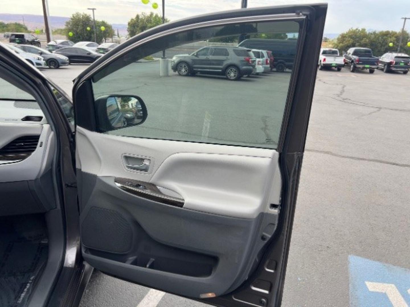 2016 Gray /Gray Cloth Interior Toyota Sienna XLE (5TDYK3DC4GS) with an 3.5L V-6 DOHC engine, Automatic transmission, located at 1865 East Red Hills Pkwy, St. George, 84770, (435) 628-0023, 37.120850, -113.543640 - We specialize in helping ALL people get the best financing available. No matter your credit score, good, bad or none we can get you an amazing rate. Had a bankruptcy, divorce, or repossessions? We give you the green light to get your credit back on the road. Low down and affordable payments that fit- Photo#26