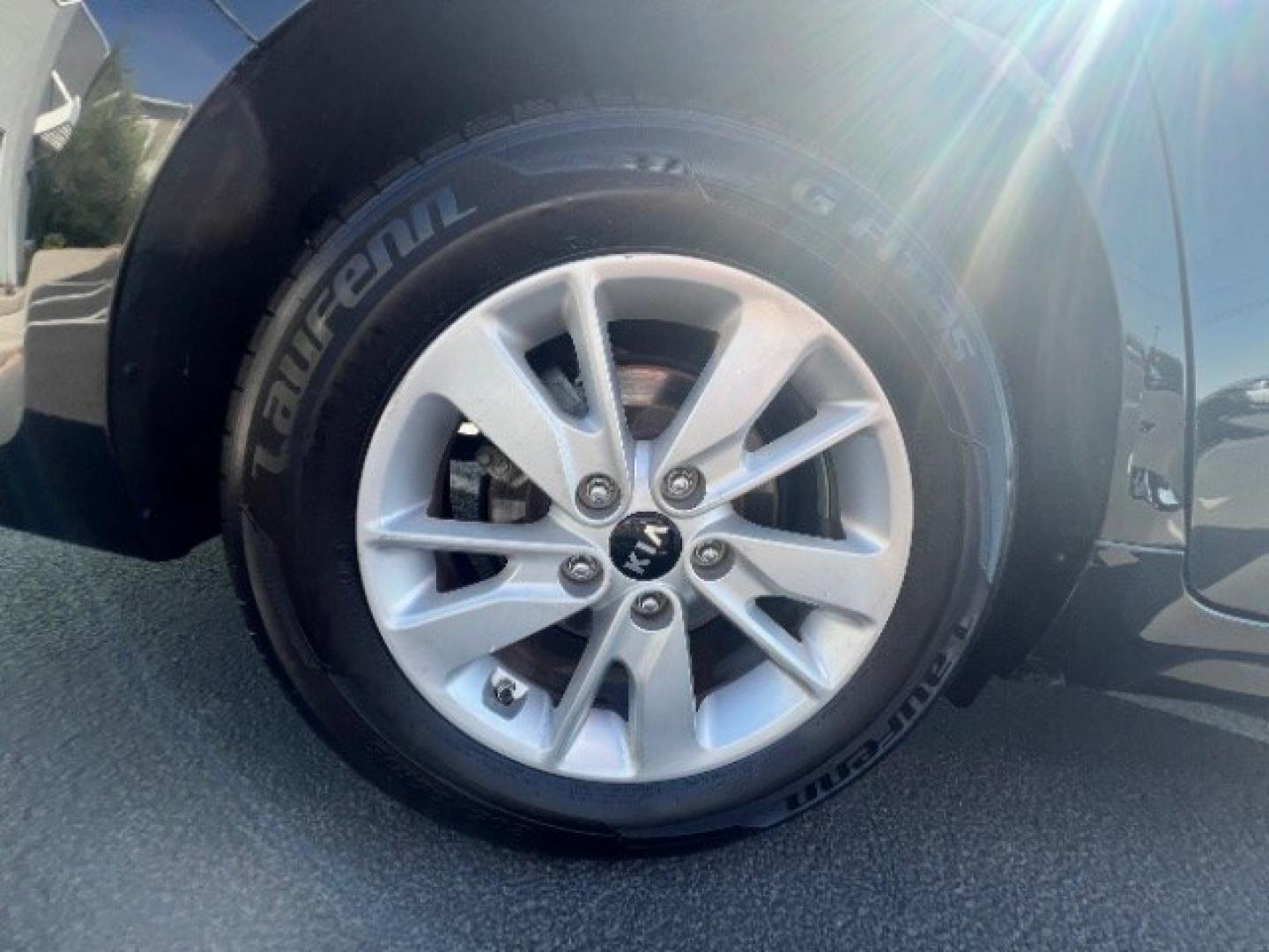 2016 Ebony Black /Black Kia Optima LX (5XXGT4L39GG) with an Theta II 2.4L I-4 gasoline direct injection engine, Automatic transmission, located at 1865 East Red Hills Pkwy, St. George, 84770, (435) 628-0023, 37.120850, -113.543640- Photo#8