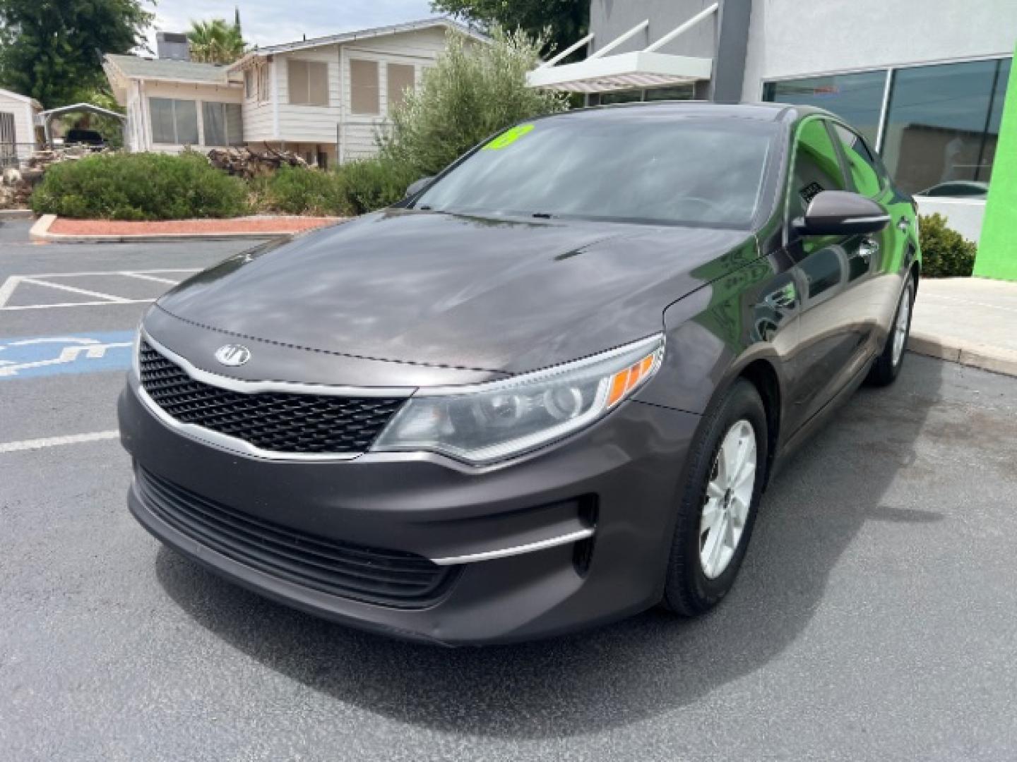 2018 Titanium Silver /Black Kia Optima LX (KNAGT4L36J5) with an Theta II 2.4L I-4 gasoline direct injection engine, Automatic transmission, located at 1865 East Red Hills Pkwy, St. George, 84770, (435) 628-0023, 37.120850, -113.543640 - Versatile Southern Utah travel starts with this 2018 Kia Optima LX. Its 2.4L four-cylinder engine, automatic transmission, and front-wheel drive make it a smart fit for commuting, errands, road trips, and everyday driving. With 119303 miles, this Optima is ready for its next adventure. The LX adds- Photo#2