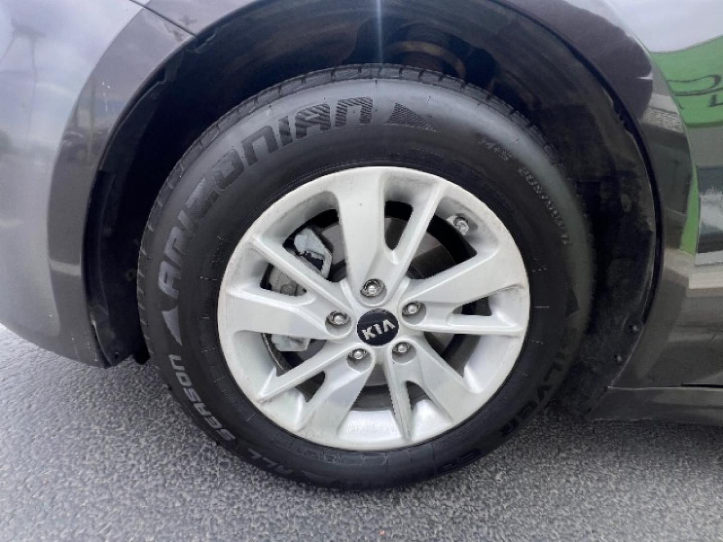 2018 Titanium Silver /Black Kia Optima LX (KNAGT4L36J5) with an Theta II 2.4L I-4 gasoline direct injection engine, Automatic transmission, located at 1865 East Red Hills Pkwy, St. George, 84770, (435) 628-0023, 37.120850, -113.543640 - Versatile Southern Utah travel starts with this 2018 Kia Optima LX. Its 2.4L four-cylinder engine, automatic transmission, and front-wheel drive make it a smart fit for commuting, errands, road trips, and everyday driving. With 119303 miles, this Optima is ready for its next adventure. The LX adds- Photo#10