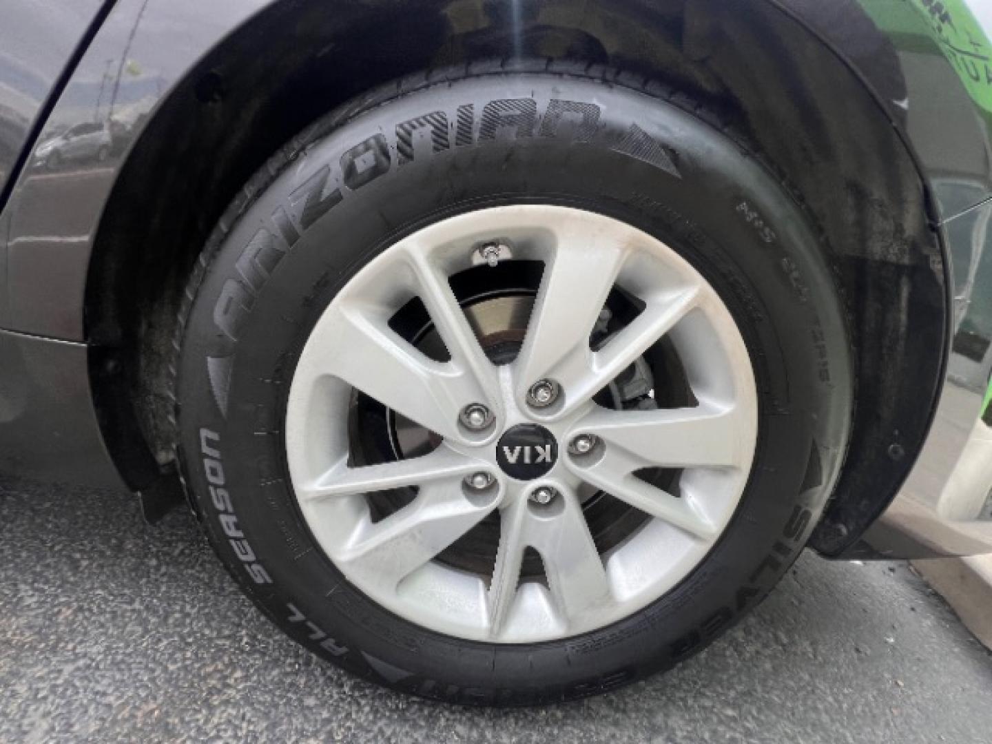 2018 Titanium Silver /Black Kia Optima LX (KNAGT4L36J5) with an Theta II 2.4L I-4 gasoline direct injection engine, Automatic transmission, located at 1865 East Red Hills Pkwy, St. George, 84770, (435) 628-0023, 37.120850, -113.543640 - Versatile Southern Utah travel starts with this 2018 Kia Optima LX. Its 2.4L four-cylinder engine, automatic transmission, and front-wheel drive make it a smart fit for commuting, errands, road trips, and everyday driving. With 119303 miles, this Optima is ready for its next adventure. The LX adds- Photo#11