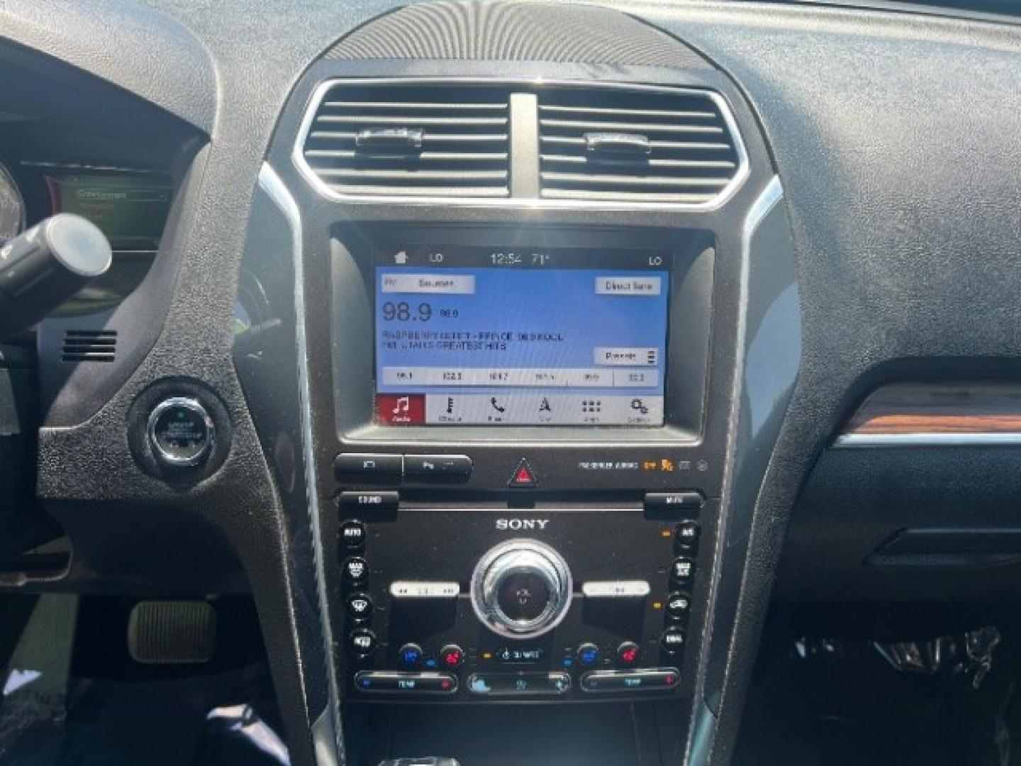 2019 Magnetic Metallic /Ebony Black Ford Explorer Limited (1FM5K7F85KG) with an EcoBoost 2.3L I-4 gasoline direct injection engine, Automatic transmission, located at 1865 East Red Hills Pkwy, St. George, 84770, (435) 628-0023, 37.120850, -113.543640 - We specialize in helping ALL people get the best financing available. No matter your credit score, good, bad or none we can get you an amazing rate. Had a bankruptcy, divorce, or repossessions? We give you the green light to get your credit back on the road. Low down and affordable payments that fit- Photo#17
