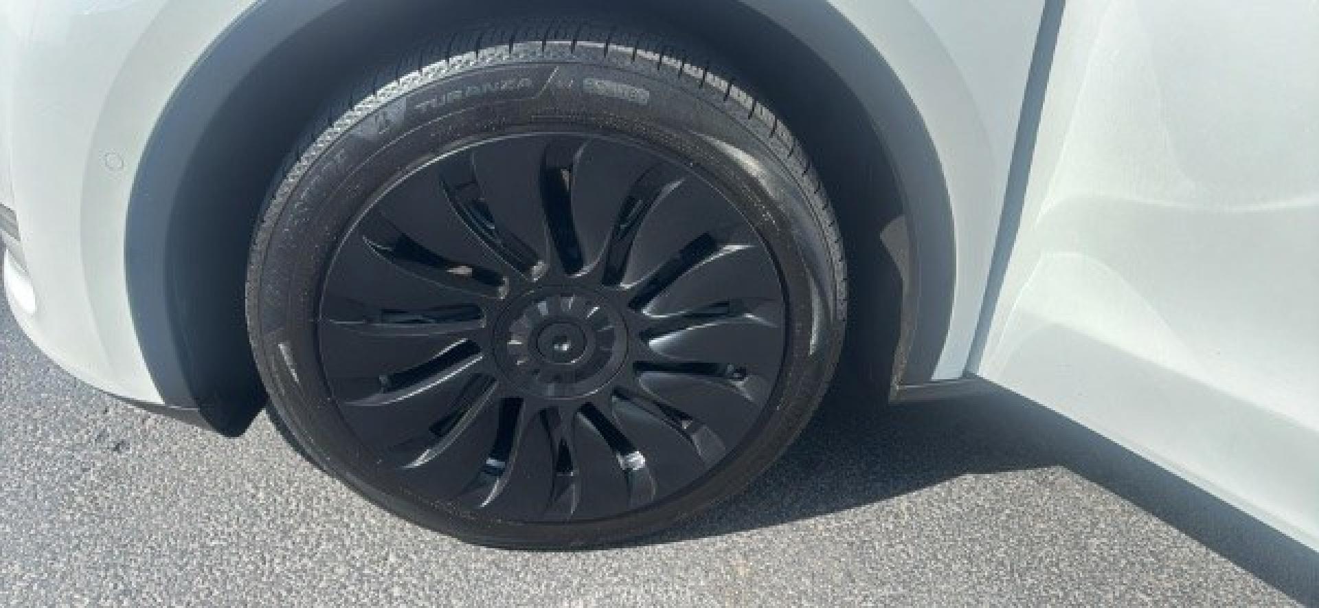 2020 Pearl White Multi-Coat /Black Tesla Model Y Long Range Dual Motor All-Wheel Drive (5YJYGDEEXLF) with an ELECTRIC engine, Electric transmission, located at 1865 East Red Hills Pkwy, St. George, 84770, (435) 628-0023, 37.120850, -113.543640 - Excellent Tesla Model Y Long Range All Wheel Drive, Acceleration Boost PAID FOR, 5 Seats HW3, Interior and exterior in great condition. Small scratches and dings as pictured. Every Tesla we sell has had cabin air filter replaced, radiator cleaned, fluids topped AND comes with a mobile charging kit- Photo#14