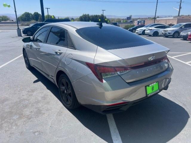 2021 Portofino Gray /Black Hyundai Elantra SEL (KMHLS4AG7MU) with an Nu 2L I-4 DOHC engine, Automatic transmission, located at 940 North Main Street, Cedar City, UT, 84720, (435) 628-0023, 37.692936, -113.061897 - We specialize in helping ALL people get the best financing available. No matter your credit score, good, bad or none we can get you an amazing rate. Had a bankruptcy, divorce, or repossessions? We give you the green light to get your credit back on the road. Low down and affordable payments that fit- Photo#4