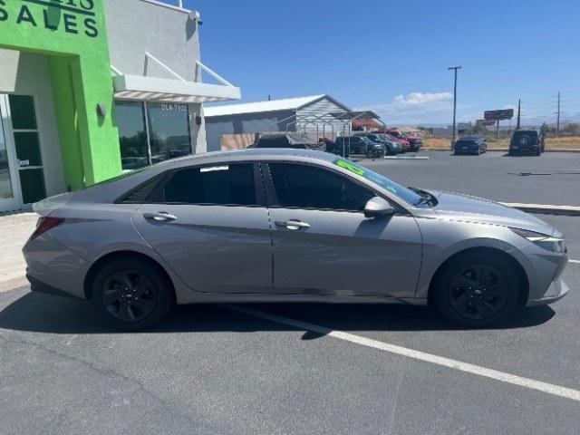 2021 Portofino Gray /Black Hyundai Elantra SEL (KMHLS4AG7MU) with an Nu 2L I-4 DOHC engine, Automatic transmission, located at 940 North Main Street, Cedar City, UT, 84720, (435) 628-0023, 37.692936, -113.061897 - We specialize in helping ALL people get the best financing available. No matter your credit score, good, bad or none we can get you an amazing rate. Had a bankruptcy, divorce, or repossessions? We give you the green light to get your credit back on the road. Low down and affordable payments that fit- Photo#7
