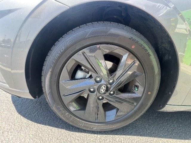 2021 Portofino Gray /Black Hyundai Elantra SEL (KMHLS4AG7MU) with an Nu 2L I-4 DOHC engine, Automatic transmission, located at 940 North Main Street, Cedar City, UT, 84720, (435) 628-0023, 37.692936, -113.061897 - We specialize in helping ALL people get the best financing available. No matter your credit score, good, bad or none we can get you an amazing rate. Had a bankruptcy, divorce, or repossessions? We give you the green light to get your credit back on the road. Low down and affordable payments that fit- Photo#9