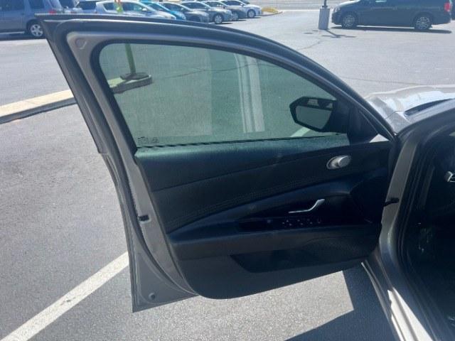 2021 Portofino Gray /Black Hyundai Elantra SEL (KMHLS4AG7MU) with an Nu 2L I-4 DOHC engine, Automatic transmission, located at 940 North Main Street, Cedar City, UT, 84720, (435) 628-0023, 37.692936, -113.061897 - We specialize in helping ALL people get the best financing available. No matter your credit score, good, bad or none we can get you an amazing rate. Had a bankruptcy, divorce, or repossessions? We give you the green light to get your credit back on the road. Low down and affordable payments that fit- Photo#12