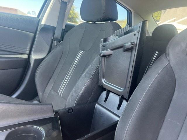 2021 Portofino Gray /Black Hyundai Elantra SEL (KMHLS4AG7MU) with an Nu 2L I-4 DOHC engine, Automatic transmission, located at 940 North Main Street, Cedar City, UT, 84720, (435) 628-0023, 37.692936, -113.061897 - We specialize in helping ALL people get the best financing available. No matter your credit score, good, bad or none we can get you an amazing rate. Had a bankruptcy, divorce, or repossessions? We give you the green light to get your credit back on the road. Low down and affordable payments that fit- Photo#19