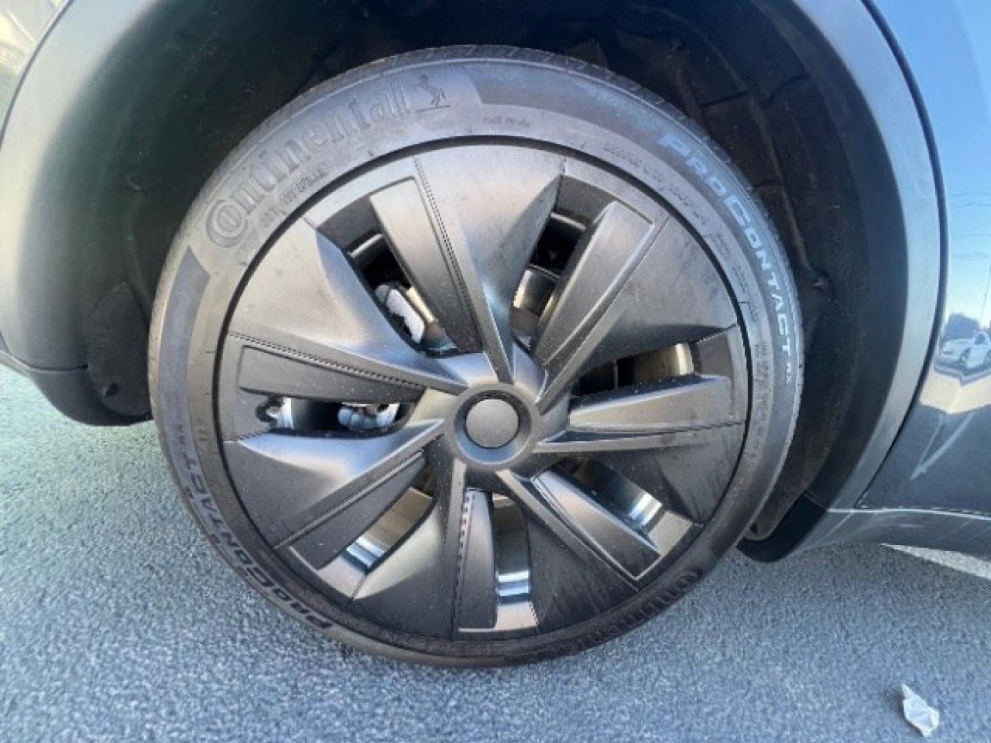 2024 Stealth Grey /Black Tesla Model Y Long Range Dual Motor All-Wheel Drive (7SAYGAEE8RF) with an ELECTRIC engine, Electric transmission, located at 1865 East Red Hills Pkwy, St. George, 84770, (435) 628-0023, 37.120850, -113.543640 - Excellent Tesla Model Y Long Range All Wheel Drive , 7 Seats HW4!, Interior and exterior in great condition. Small scratches and dings as pictured. Every Tesla we sell has had cabin air filter replaced, radiator cleaned, fluids topped AND comes with a mobile charging kit! Battery is healthy and ge- Photo#10