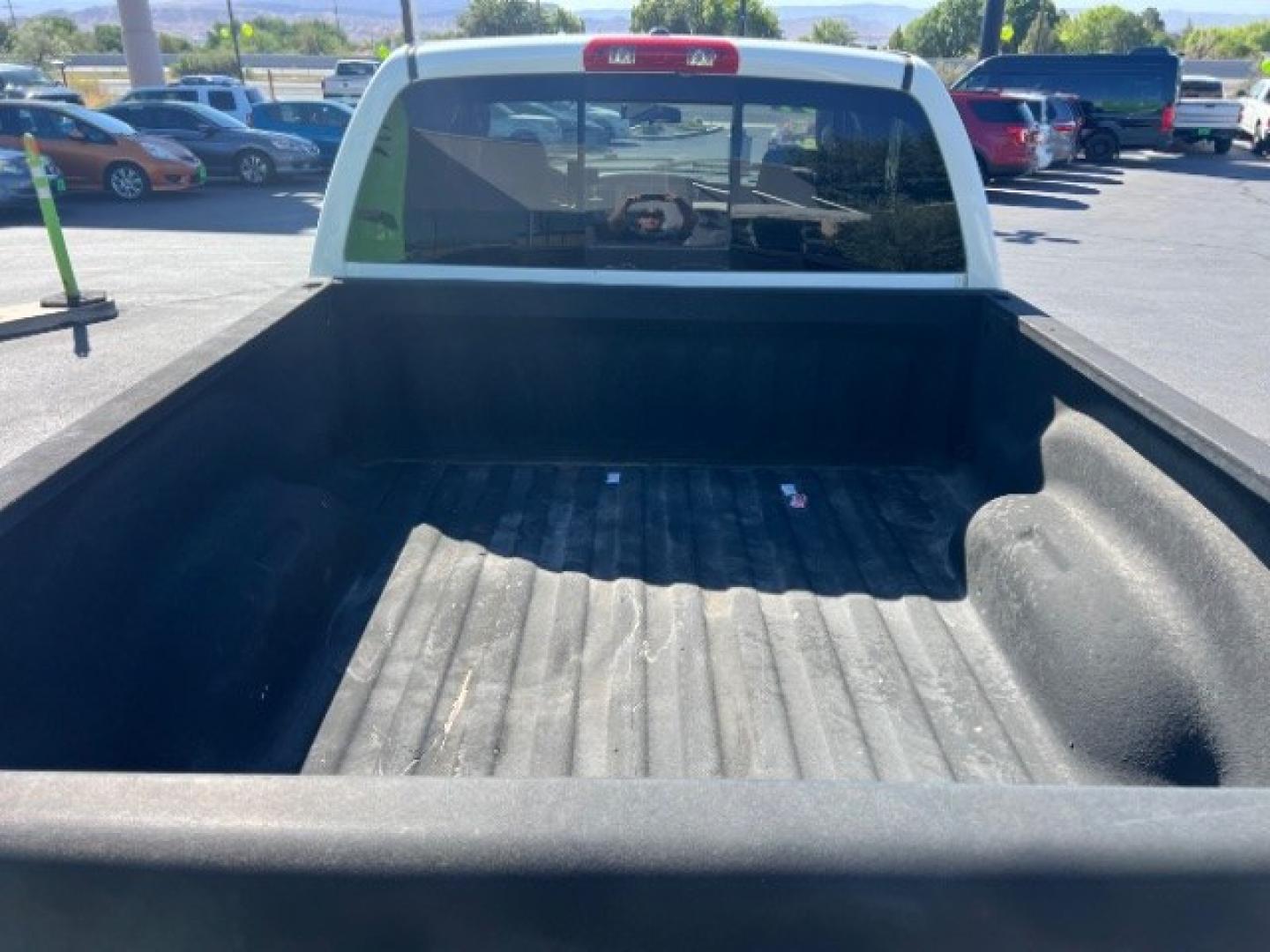2007 Bright White Clearcoat /Medium Slate Gray Dodge Ram 1500 SLT/TRX4 Off Road/Sport (1D7HU18217S) with an HEMI Magnum 5.7L V-8 regular unleaded engine, Automatic transmission, located at 1865 East Red Hills Pkwy, St. George, 84770, (435) 628-0023, 37.120850, -113.543640 - We specialize in helping ALL people get the best financing available. No matter your credit score, good, bad or none we can get you an amazing rate. Had a bankruptcy, divorce, or repossessions? We give you the green light to get your credit back on the road. Low down and affordable payments that fit- Photo#22