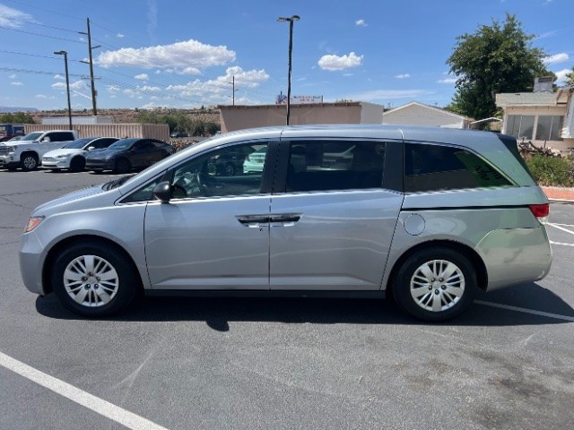 2016 Lunar Silver Metallic /Truffle Honda Odyssey LX (5FNRL5H24GB) with an 3.5L V-6 i-VTEC variable valve control engine, Automatic transmission, located at 940 North Main Street, Cedar City, UT, 84720, (435) 628-0023, 37.692936, -113.061897 - We specialize in helping ALL people get the best financing available. No matter your credit score, good, bad or none we can get you an amazing rate. Had a bankruptcy, divorce, or repossessions? We give you the green light to get your credit back on the road. Low down and affordable payments that fit- Photo#3