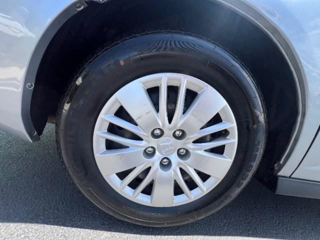 2016 Lunar Silver Metallic /Truffle Honda Odyssey LX (5FNRL5H24GB) with an 3.5L V-6 i-VTEC variable valve control engine, Automatic transmission, located at 940 North Main Street, Cedar City, UT, 84720, (435) 628-0023, 37.692936, -113.061897 - We specialize in helping ALL people get the best financing available. No matter your credit score, good, bad or none we can get you an amazing rate. Had a bankruptcy, divorce, or repossessions? We give you the green light to get your credit back on the road. Low down and affordable payments that fit- Photo#8
