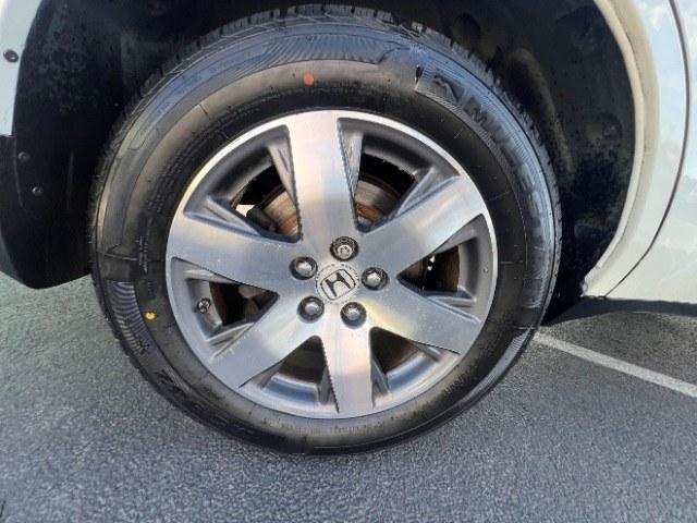 2013 White Diamond Pearl /Gray Honda Pilot Touring (5FNYF4H92DB) with an 3.5L V-6 i-VTEC VCM variable valve control engine, Automatic transmission, located at 940 North Main Street, Cedar City, UT, 84720, (435) 628-0023, 37.692936, -113.061897 - We specialize in helping ALL people get the best financing available. No matter your credit score, good, bad or none we can get you an amazing rate. Had a bankruptcy, divorce, or repossessions? We give you the green light to get your credit back on the road. Low down and affordable payments that fit- Photo#11