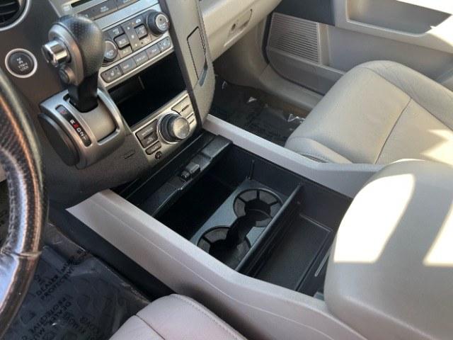 2013 White Diamond Pearl /Gray Honda Pilot Touring (5FNYF4H92DB) with an 3.5L V-6 i-VTEC VCM variable valve control engine, Automatic transmission, located at 940 North Main Street, Cedar City, UT, 84720, (435) 628-0023, 37.692936, -113.061897 - We specialize in helping ALL people get the best financing available. No matter your credit score, good, bad or none we can get you an amazing rate. Had a bankruptcy, divorce, or repossessions? We give you the green light to get your credit back on the road. Low down and affordable payments that fit- Photo#18