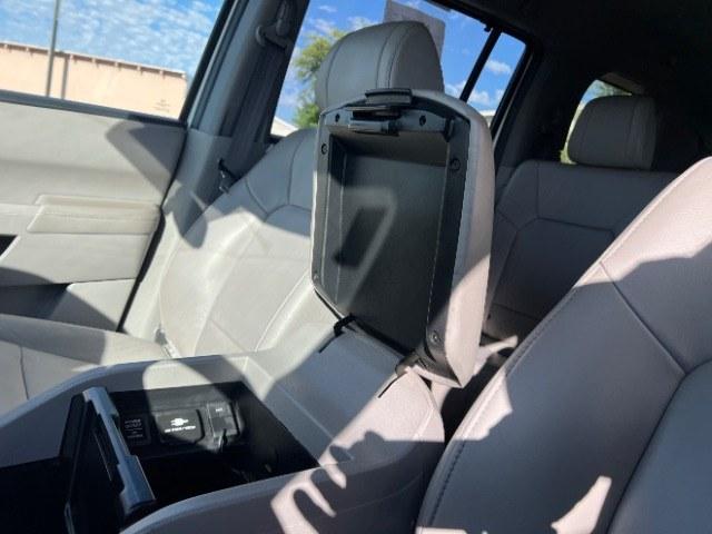 2013 White Diamond Pearl /Gray Honda Pilot Touring (5FNYF4H92DB) with an 3.5L V-6 i-VTEC VCM variable valve control engine, Automatic transmission, located at 940 North Main Street, Cedar City, UT, 84720, (435) 628-0023, 37.692936, -113.061897 - We specialize in helping ALL people get the best financing available. No matter your credit score, good, bad or none we can get you an amazing rate. Had a bankruptcy, divorce, or repossessions? We give you the green light to get your credit back on the road. Low down and affordable payments that fit- Photo#19