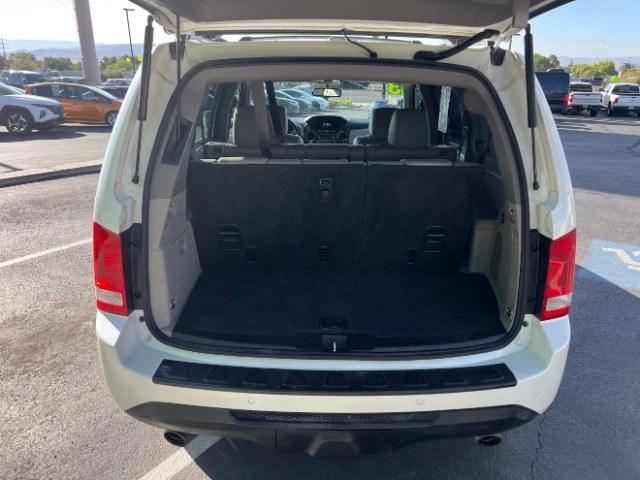 2013 White Diamond Pearl /Gray Honda Pilot Touring (5FNYF4H92DB) with an 3.5L V-6 i-VTEC VCM variable valve control engine, Automatic transmission, located at 940 North Main Street, Cedar City, UT, 84720, (435) 628-0023, 37.692936, -113.061897 - We specialize in helping ALL people get the best financing available. No matter your credit score, good, bad or none we can get you an amazing rate. Had a bankruptcy, divorce, or repossessions? We give you the green light to get your credit back on the road. Low down and affordable payments that fit- Photo#28