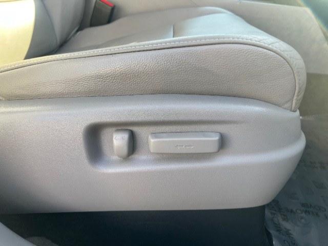 2013 White Diamond Pearl /Gray Honda Pilot Touring (5FNYF4H92DB) with an 3.5L V-6 i-VTEC VCM variable valve control engine, Automatic transmission, located at 940 North Main Street, Cedar City, UT, 84720, (435) 628-0023, 37.692936, -113.061897 - We specialize in helping ALL people get the best financing available. No matter your credit score, good, bad or none we can get you an amazing rate. Had a bankruptcy, divorce, or repossessions? We give you the green light to get your credit back on the road. Low down and affordable payments that fit- Photo#32