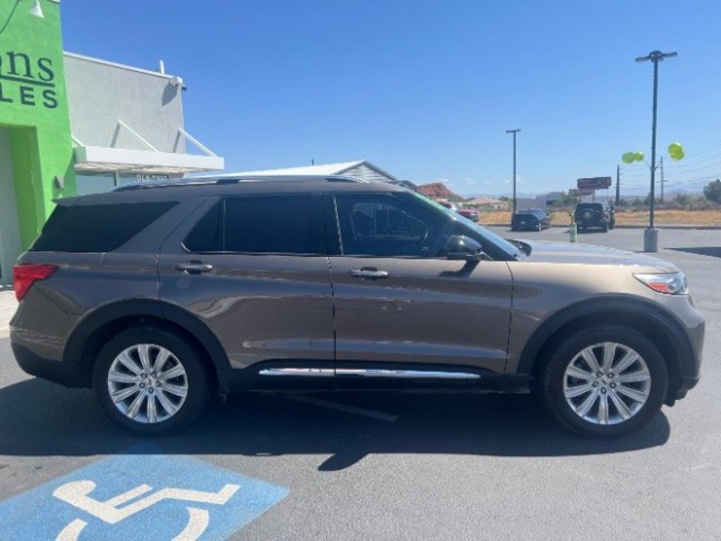 2021 Stone Gray Metallic /Ebony Ford Explorer Limited (1FMSK8FH1MG) with an 3.3L V-6 port/direct injection engine, Automatic transmission, located at 1865 East Red Hills Pkwy, St. George, 84770, (435) 628-0023, 37.120850, -113.543640- Photo#7