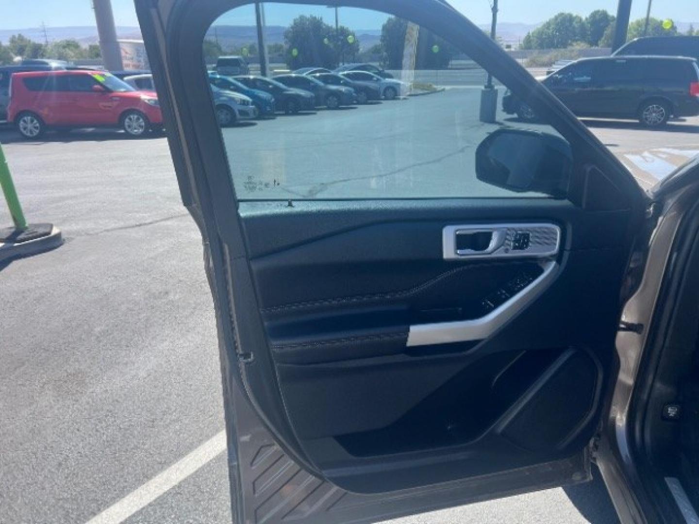 2021 Stone Gray Metallic /Ebony Ford Explorer Limited (1FMSK8FH1MG) with an 3.3L V-6 port/direct injection engine, Automatic transmission, located at 1865 East Red Hills Pkwy, St. George, 84770, (435) 628-0023, 37.120850, -113.543640- Photo#12