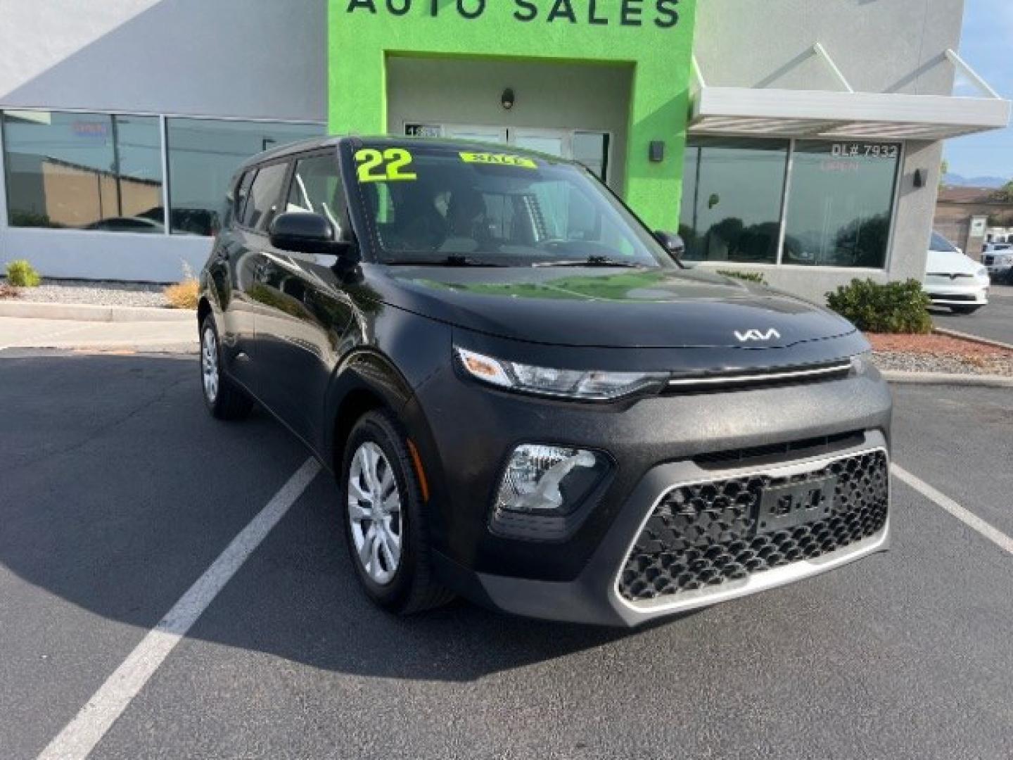 2022 Cherry Black /Black Kia Soul LX (KNDJ23AU4N7) with an 2L I-4 DOHC engine, Automatic transmission, located at 1865 East Red Hills Pkwy, St. George, 84770, (435) 628-0023, 37.120850, -113.543640 - We specialize in helping ALL people get the best financing available. No matter your credit score, good, bad or none we can get you an amazing rate. Had a bankruptcy, divorce, or repossessions? We give you the green light to get your credit back on the road. Low down and affordable payments that fit- Photo#0