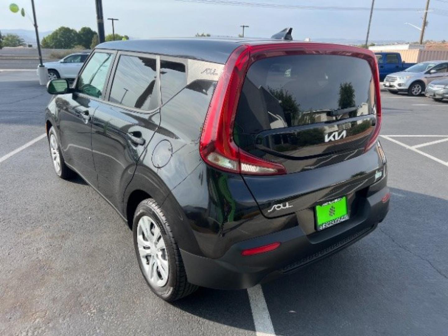 2022 Cherry Black /Black Kia Soul LX (KNDJ23AU4N7) with an 2L I-4 DOHC engine, Automatic transmission, located at 1865 East Red Hills Pkwy, St. George, 84770, (435) 628-0023, 37.120850, -113.543640 - We specialize in helping ALL people get the best financing available. No matter your credit score, good, bad or none we can get you an amazing rate. Had a bankruptcy, divorce, or repossessions? We give you the green light to get your credit back on the road. Low down and affordable payments that fit- Photo#4