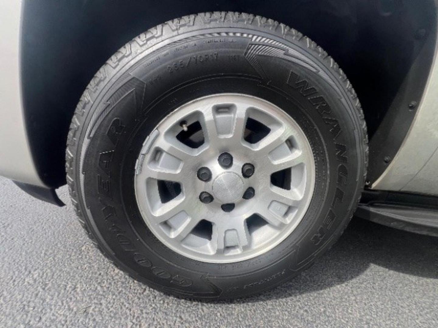 2007 Gold Mist Metallic /Light Tan GMC Yukon SLE (1GKFK13017R) , Automatic transmission, located at 1865 East Red Hills Pkwy, St. George, 84770, (435) 628-0023, 37.120850, -113.543640 - We specialize in helping ALL people get the best financing available. No matter your credit score, good, bad or none we can get you an amazing rate. Had a bankruptcy, divorce, or repossessions? We give you the green light to get your credit back on the road. Low down and affordable payments that fit- Photo#9