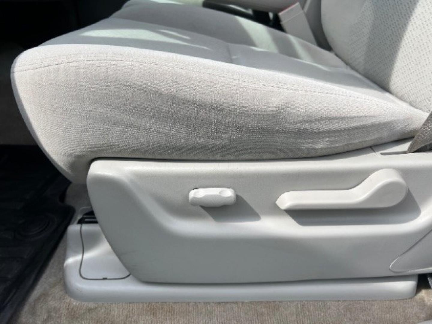 2007 Gold Mist Metallic /Light Tan GMC Yukon SLE (1GKFK13017R) , Automatic transmission, located at 1865 East Red Hills Pkwy, St. George, 84770, (435) 628-0023, 37.120850, -113.543640 - We specialize in helping ALL people get the best financing available. No matter your credit score, good, bad or none we can get you an amazing rate. Had a bankruptcy, divorce, or repossessions? We give you the green light to get your credit back on the road. Low down and affordable payments that fit- Photo#13