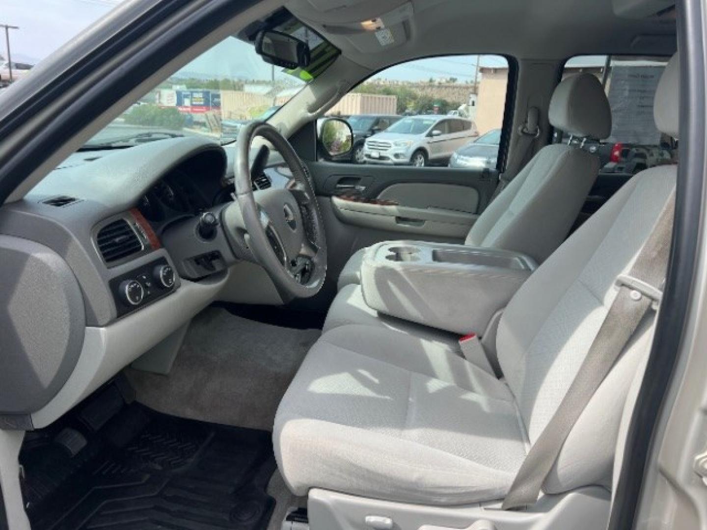 2007 Gold Mist Metallic /Light Tan GMC Yukon SLE (1GKFK13017R) , Automatic transmission, located at 1865 East Red Hills Pkwy, St. George, 84770, (435) 628-0023, 37.120850, -113.543640 - We specialize in helping ALL people get the best financing available. No matter your credit score, good, bad or none we can get you an amazing rate. Had a bankruptcy, divorce, or repossessions? We give you the green light to get your credit back on the road. Low down and affordable payments that fit- Photo#14