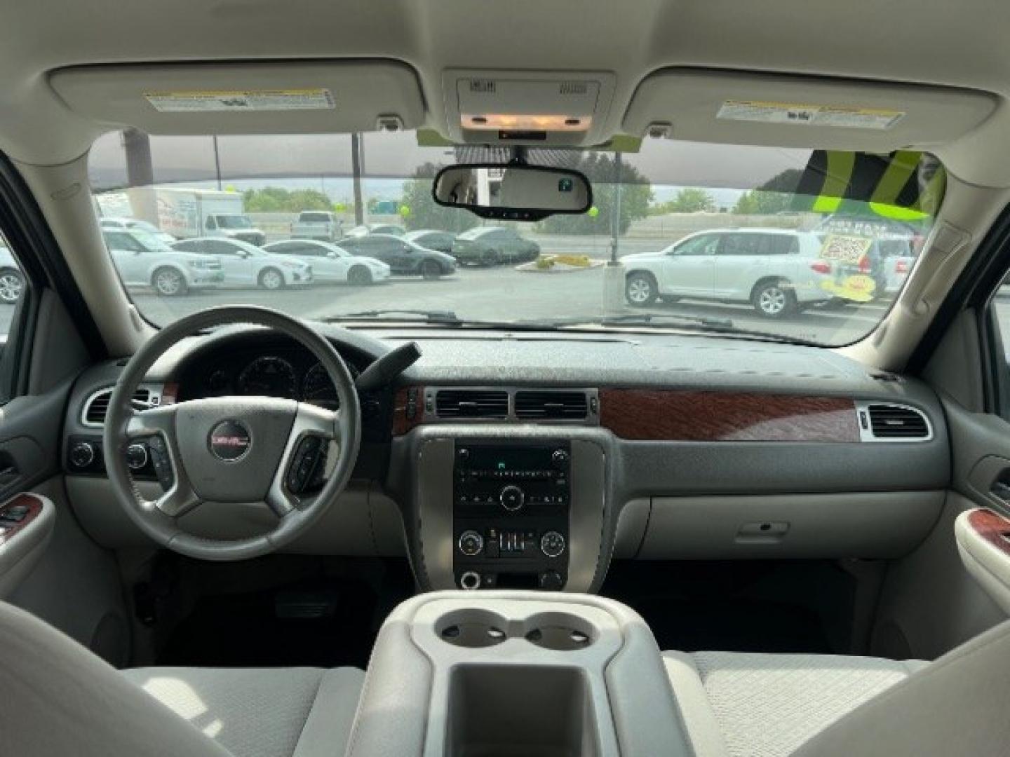 2007 Gold Mist Metallic /Light Tan GMC Yukon SLE (1GKFK13017R) , Automatic transmission, located at 1865 East Red Hills Pkwy, St. George, 84770, (435) 628-0023, 37.120850, -113.543640 - We specialize in helping ALL people get the best financing available. No matter your credit score, good, bad or none we can get you an amazing rate. Had a bankruptcy, divorce, or repossessions? We give you the green light to get your credit back on the road. Low down and affordable payments that fit- Photo#22