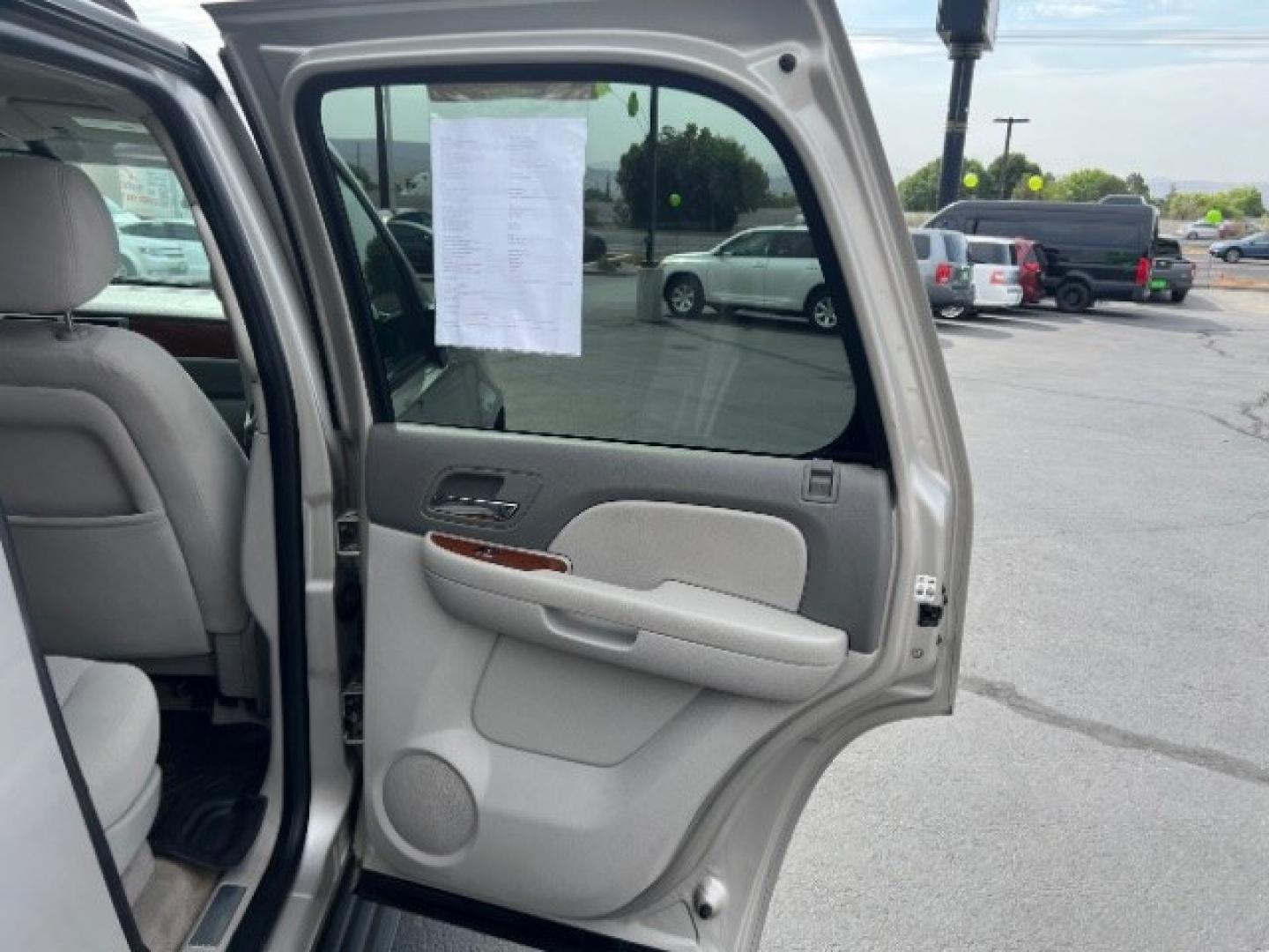 2007 Gold Mist Metallic /Light Tan GMC Yukon SLE (1GKFK13017R) , Automatic transmission, located at 1865 East Red Hills Pkwy, St. George, 84770, (435) 628-0023, 37.120850, -113.543640 - We specialize in helping ALL people get the best financing available. No matter your credit score, good, bad or none we can get you an amazing rate. Had a bankruptcy, divorce, or repossessions? We give you the green light to get your credit back on the road. Low down and affordable payments that fit- Photo#27
