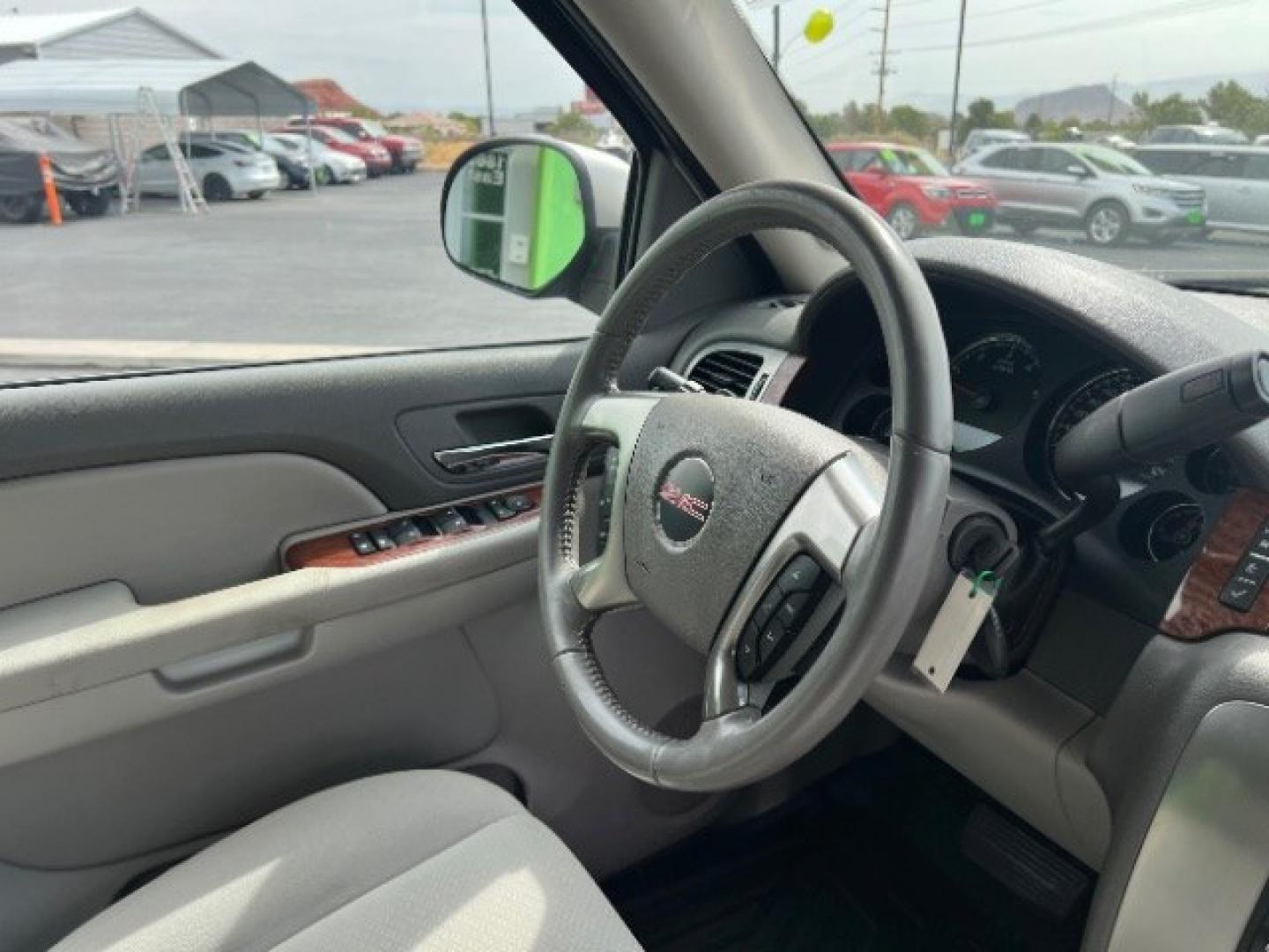 2007 Gold Mist Metallic /Light Tan GMC Yukon SLE (1GKFK13017R) , Automatic transmission, located at 1865 East Red Hills Pkwy, St. George, 84770, (435) 628-0023, 37.120850, -113.543640 - We specialize in helping ALL people get the best financing available. No matter your credit score, good, bad or none we can get you an amazing rate. Had a bankruptcy, divorce, or repossessions? We give you the green light to get your credit back on the road. Low down and affordable payments that fit- Photo#32