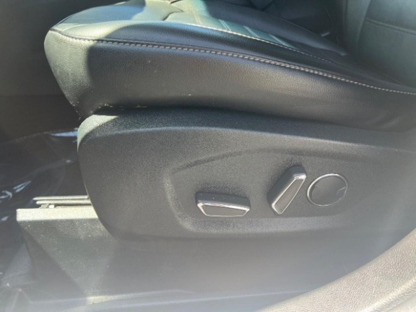 2017 Ingot Silver Metallic /Ebony Ford Edge SEL (2FMPK3J83HB) with an 3.5L V-6 DOHC engine, Automatic transmission, located at 1865 East Red Hills Pkwy, St. George, 84770, (435) 628-0023, 37.120850, -113.543640 - We specialize in helping ALL people get the best financing available. No matter your credit score, good, bad or none we can get you an amazing rate. Had a bankruptcy, divorce, or repossessions? We give you the green light to get your credit back on the road. Low down and affordable payments that fit- Photo#13