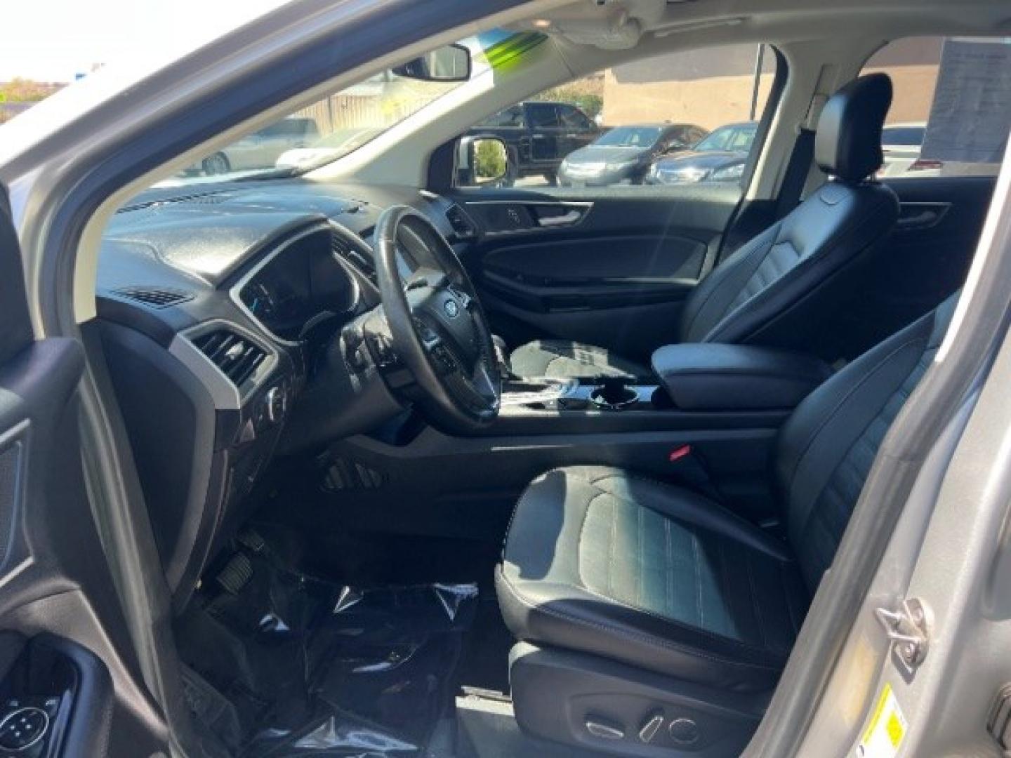 2017 Ingot Silver Metallic /Ebony Ford Edge SEL (2FMPK3J83HB) with an 3.5L V-6 DOHC engine, Automatic transmission, located at 1865 East Red Hills Pkwy, St. George, 84770, (435) 628-0023, 37.120850, -113.543640 - We specialize in helping ALL people get the best financing available. No matter your credit score, good, bad or none we can get you an amazing rate. Had a bankruptcy, divorce, or repossessions? We give you the green light to get your credit back on the road. Low down and affordable payments that fit- Photo#14