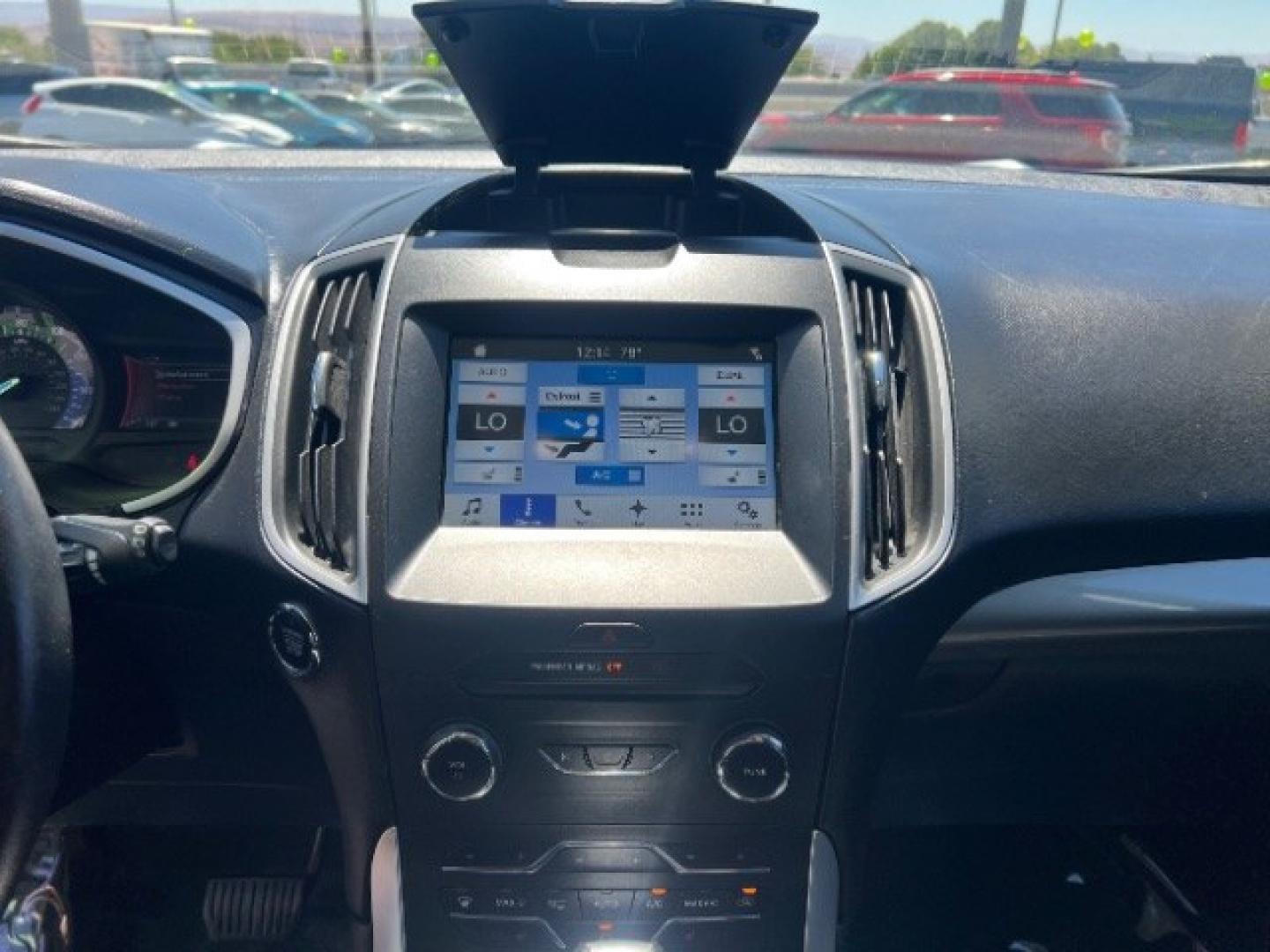 2017 Ingot Silver Metallic /Ebony Ford Edge SEL (2FMPK3J83HB) with an 3.5L V-6 DOHC engine, Automatic transmission, located at 1865 East Red Hills Pkwy, St. George, 84770, (435) 628-0023, 37.120850, -113.543640 - We specialize in helping ALL people get the best financing available. No matter your credit score, good, bad or none we can get you an amazing rate. Had a bankruptcy, divorce, or repossessions? We give you the green light to get your credit back on the road. Low down and affordable payments that fit- Photo#17