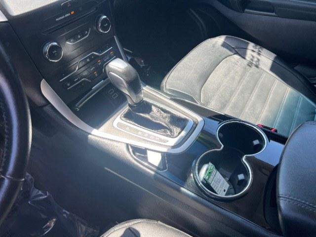2017 Ingot Silver Metallic /Ebony Ford Edge SEL (2FMPK3J83HB) with an 3.5L V-6 DOHC engine, Automatic transmission, located at 940 North Main Street, Cedar City, UT, 84720, (435) 628-0023, 37.692936, -113.061897 - We specialize in helping ALL people get the best financing available. No matter your credit score, good, bad or none we can get you an amazing rate. Had a bankruptcy, divorce, or repossessions? We give you the green light to get your credit back on the road. Low down and affordable payments that fit- Photo#18
